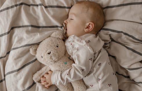 Les bienfaits du bruit blanc pour le sommeil des bébés